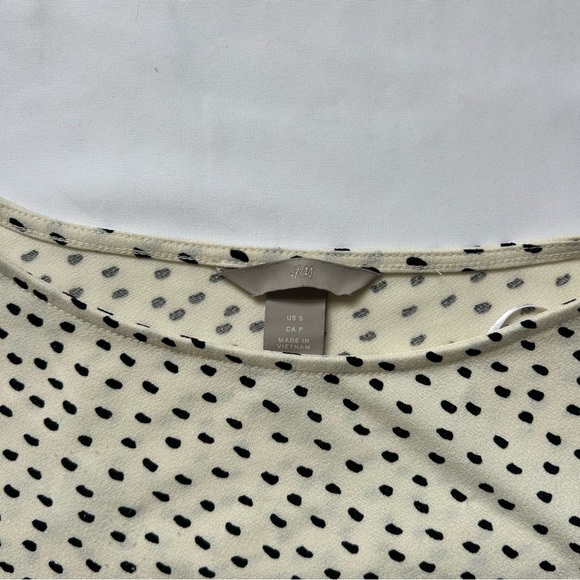 H&M Flowy and Dressy Shirt / Blouse - Picture 4 of 5